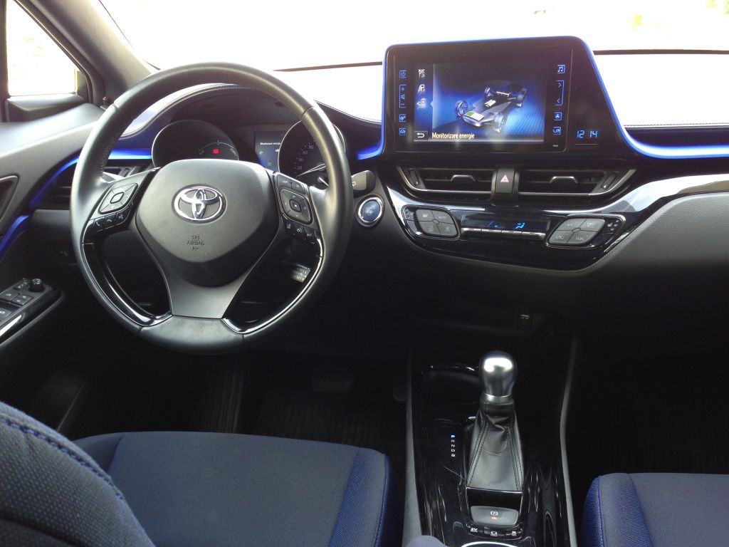Toyota C-HR hibrid - Imagine 10