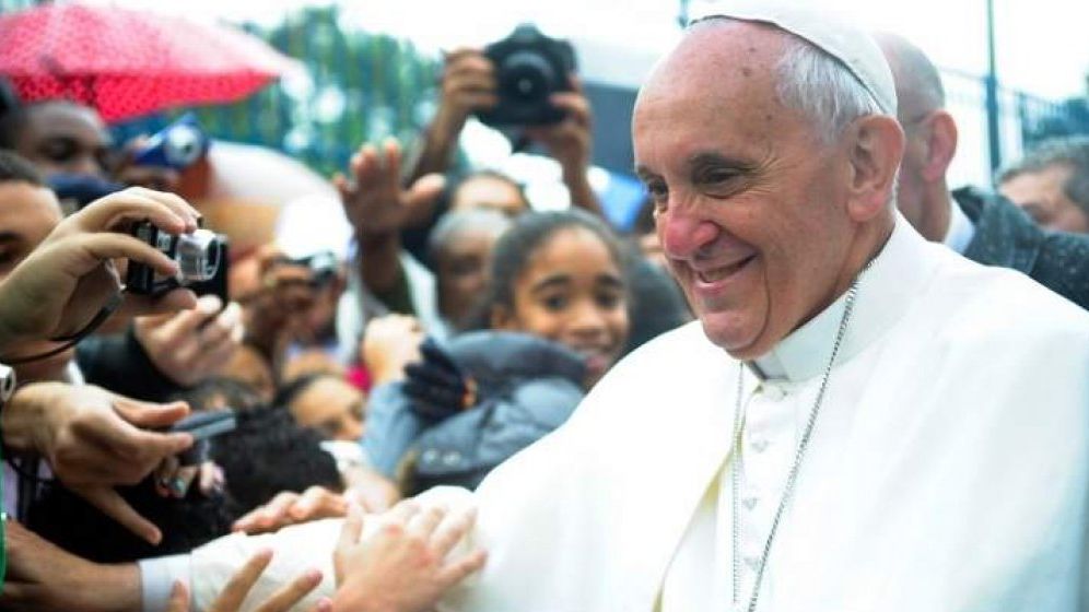 VIDEO Incident neplacut pentru Papa Francisc