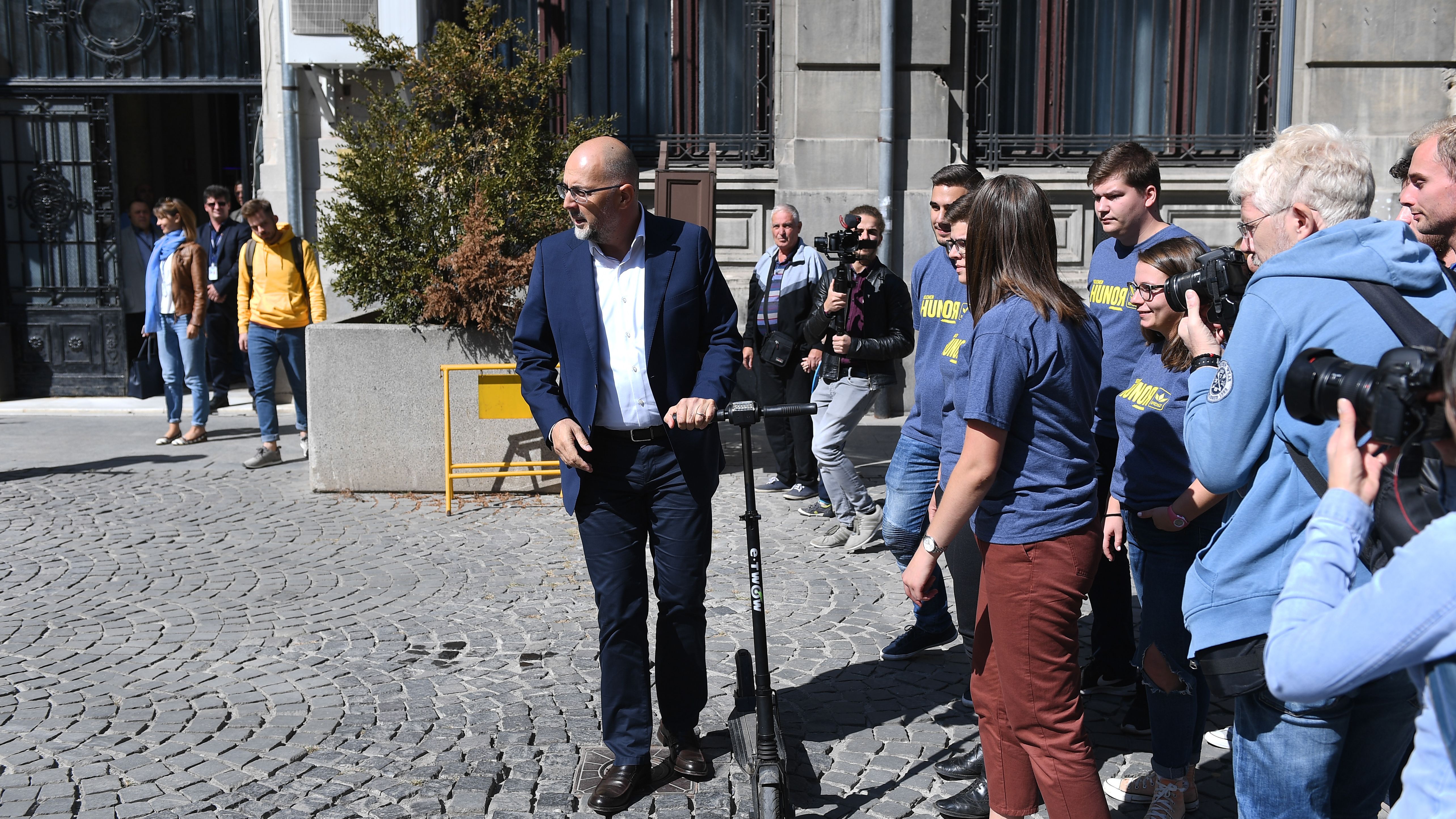 Kelemen Hunor si-a depus candidatura la BEC pentru prezidentiale