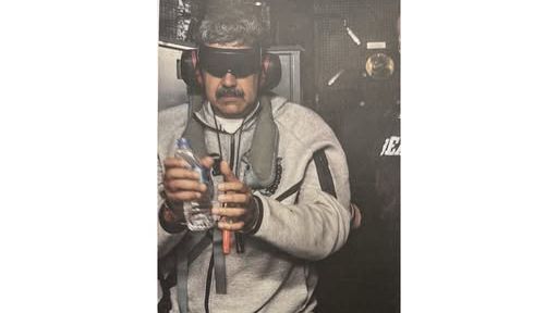 Trump publică o poză cu Maduro, aflat în drum spre New York