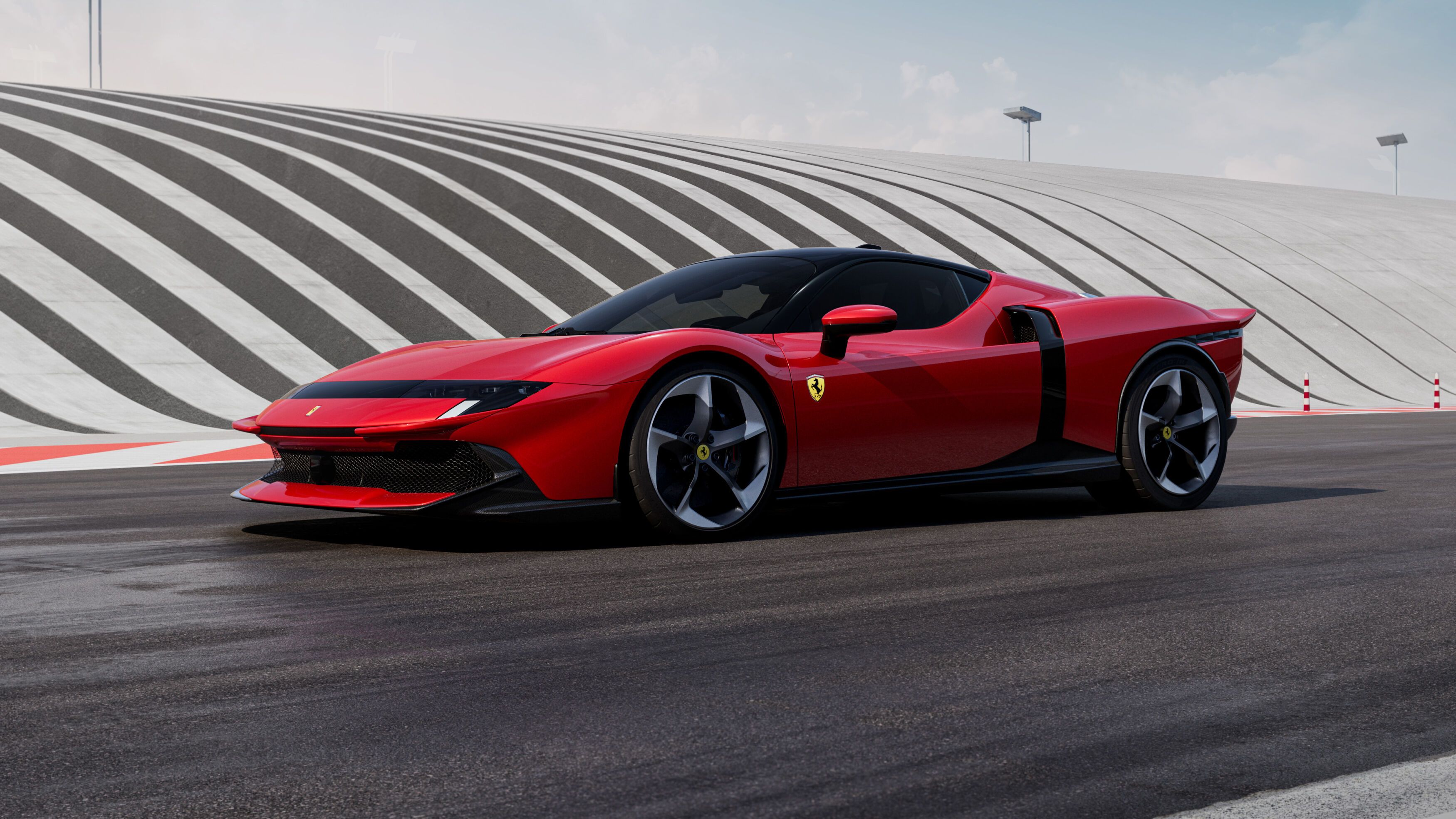 FOTO | Ferrari reînvie numele Testarossa pentru un hypercar cu 1.036 cai putere și un preț pe măsură - Poza 1