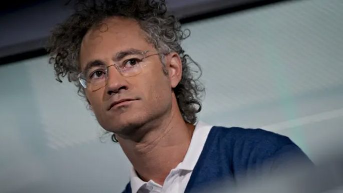 WSJ: Războiul pentru AI se intensifică. Alex Karp acuză laboratoarele de inteligență artificială că profită de companii