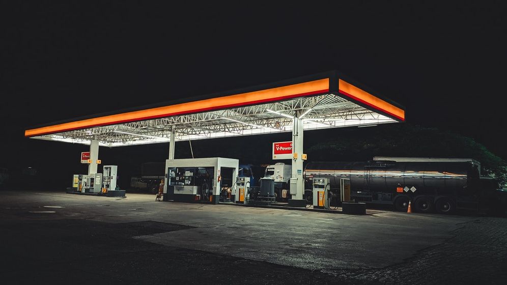 Controale la benzinăriile din România, după isteria prețului la carburanți. Amenzile de până acum depăşesc 612.800 lei