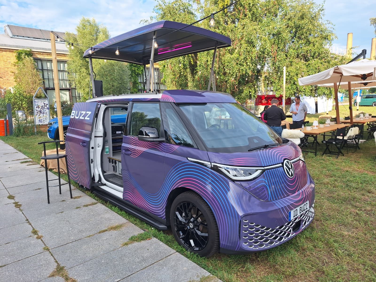 FOTO | Ce noutăți a adus Volkswagen la Salonul IAA Hanovra. De la noi tehnologii la modele îmbunătățite - Poza 2