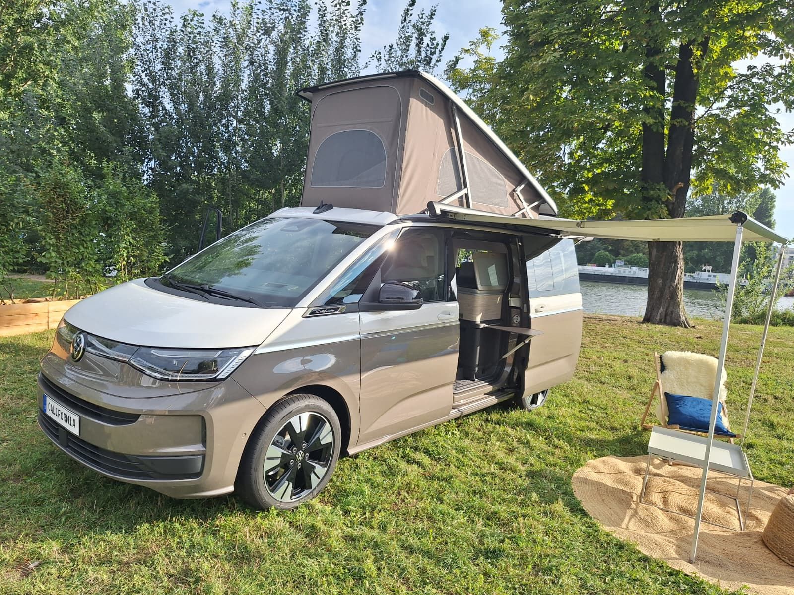 FOTO | Ce noutăți a adus Volkswagen la Salonul IAA Hanovra. De la noi tehnologii la modele îmbunătățite - Poza 4