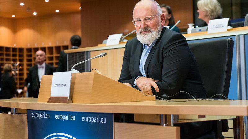 Timmermans: Marcel Ciolacu şi PSD sunt dedicaţi foarte mult statului de drept, pragul de 250.000 lei nu e ca OUG 13