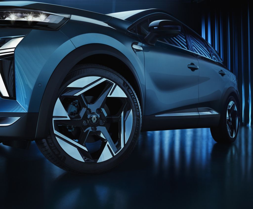 GALERIE FOTO | Renault dezvăluie noul Symbioz, un SUV compact pe platforma lui Sandero - Imagine 3