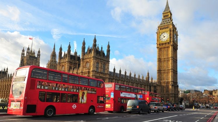 Marea Britanie se pregateste de Brexit, dar alte 7 orase stau la coada sa-i fure bancherii