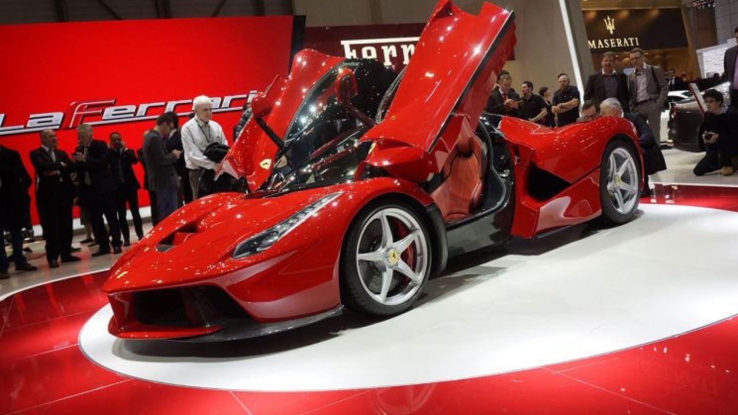 Ferrari Informatii Al cui este singurul Ferrari LaFerrari inmatriculat in Romania?