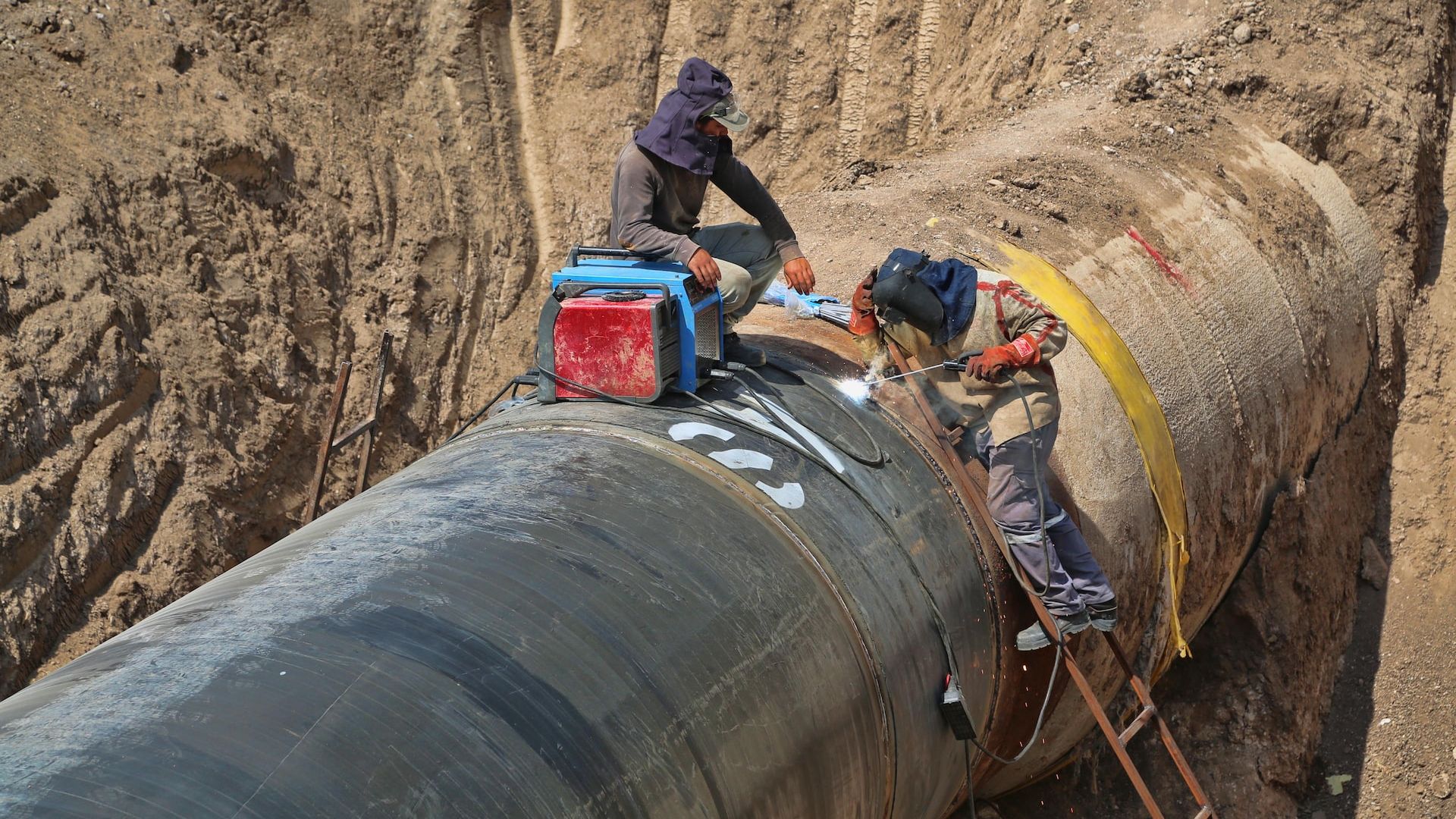 UE depinde tot mai puțin de gazele și petrolul rusesc. Importurile europene de energie, mai reduse și mai diversificate ca în 2022