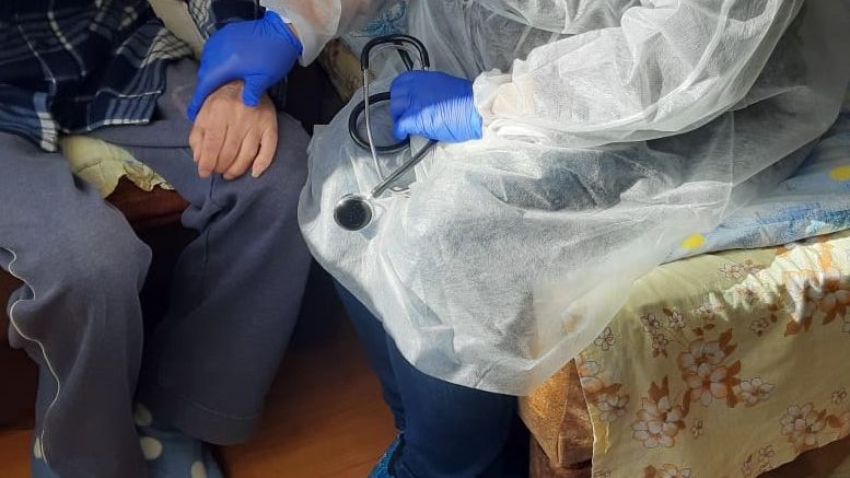 Echipa HOSPICE Casa Speranței oferă îngrijiri la domiciliu pentru pacienții oncologici