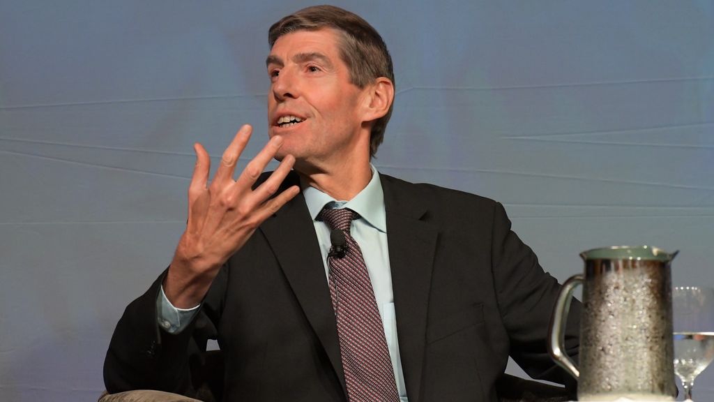 Mark Cliffe, economistul sef al grupului ING: Bancile centrale se gandesc sa emita monede digitale, dar Bitcoin nu are viitor