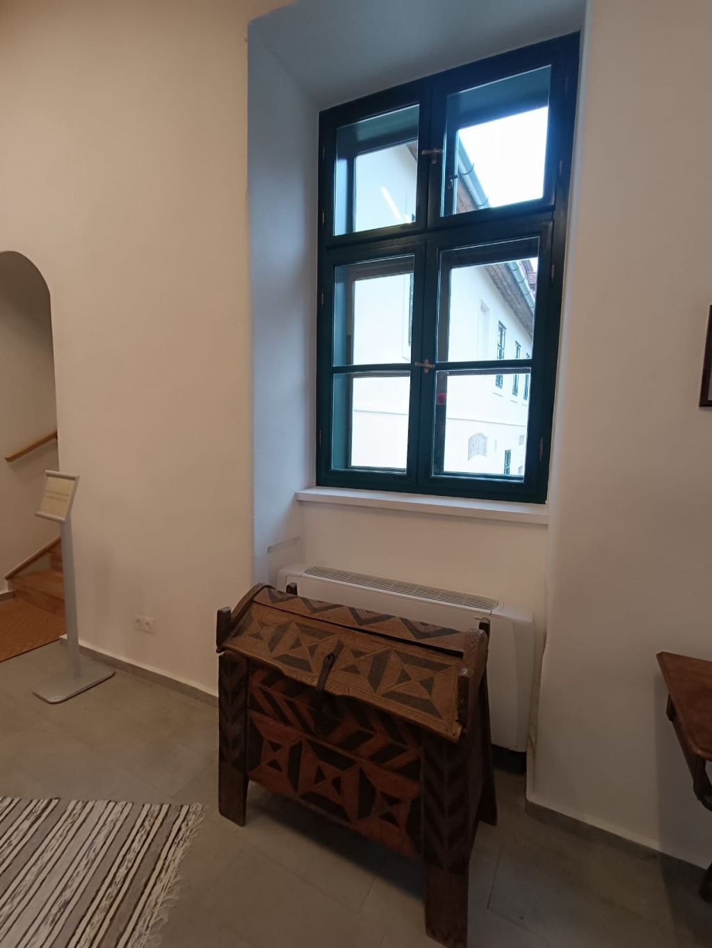 GALERIE FOTO: Magia unui castel ascuns din inima Transilvaniei. Castelul Ugron a fost uitat de lume - Imagine 13