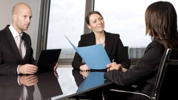 Angajati motivati si multumiti? Se poate cu stay in interview