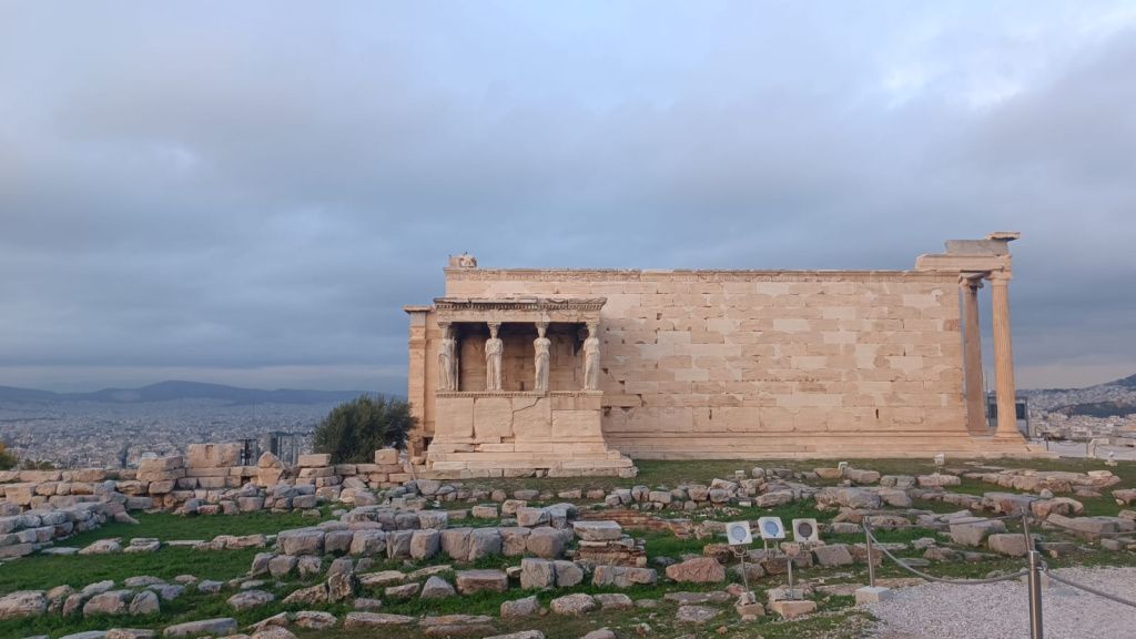 Turiștii din întreaga lume au luat cu asalt Acropole. Autoritățile din Grecia au luat noi măsur - Imagine 2