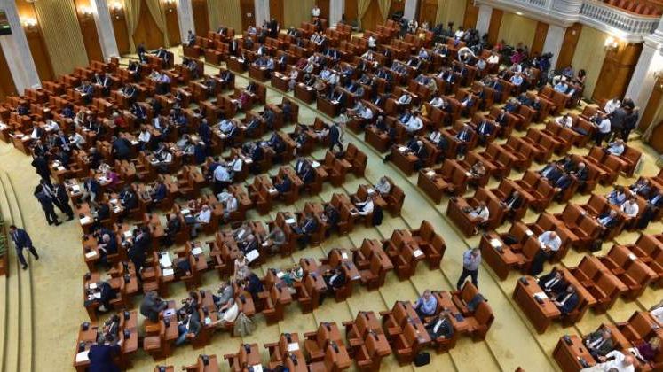 PSD si ALDE au RESPINS propunerea ca statul sa nu dea 100 de milioane de euro partidelor politice