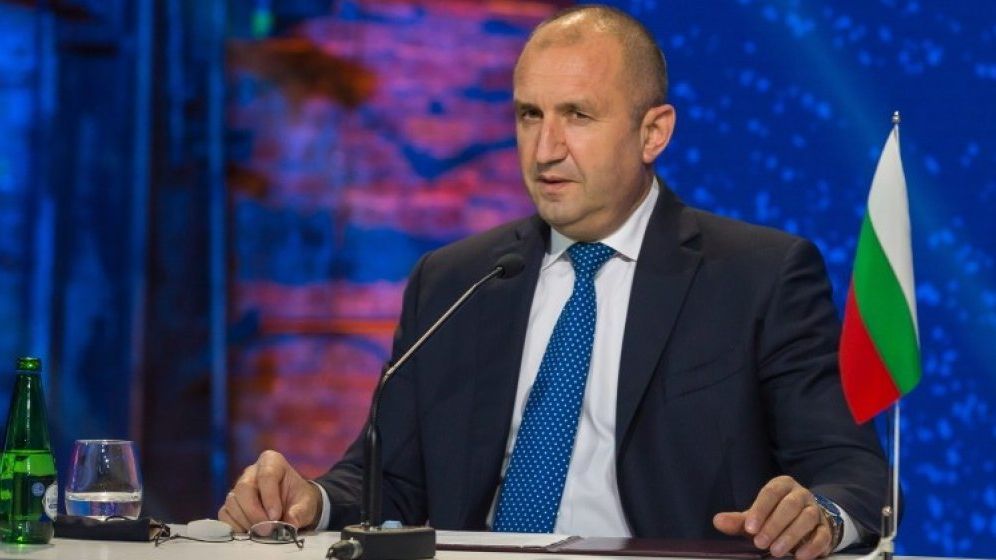 Președintele bulgar cere negocieri de pace în Ucraina: Livrarea de arme e ca și cum am turna gaz pe foc