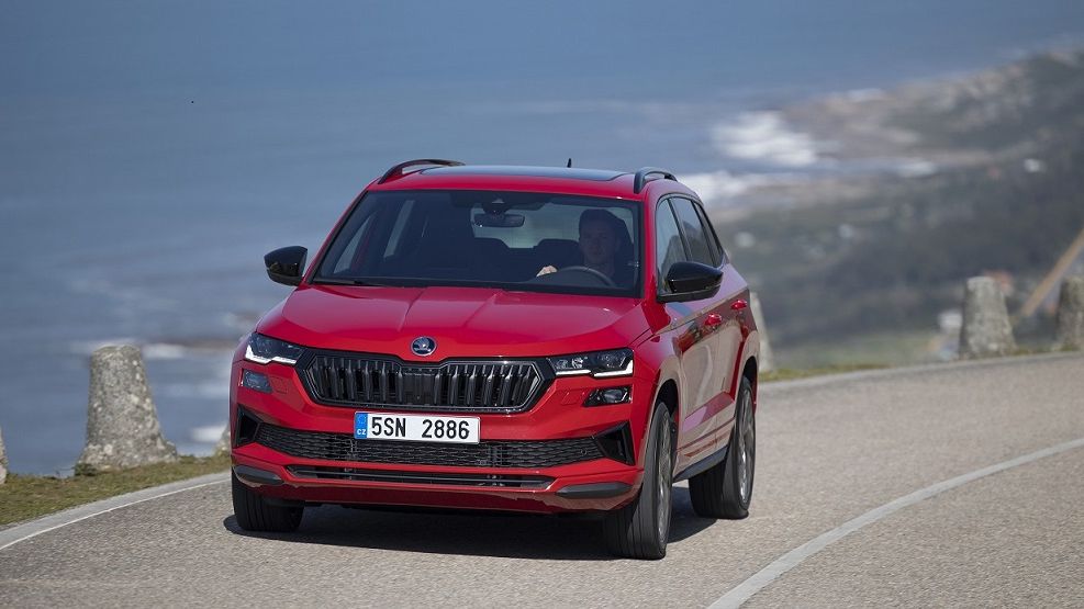 [FOTO] Skoda a lansat Karoq facelift, cel mai nou model din gama SUV. Aceasta beneficiază de 5 motorizări, însă niciuna hibrid sau electrică