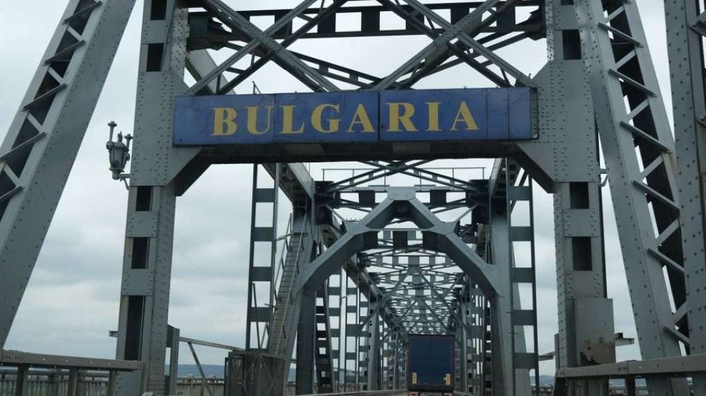 UPDATE: Podul de la Giurgiu-Ruse va fi închis pe o bandă, nu complet.
