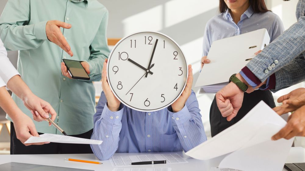 Gata cu „nu am timp”: Cum să-ți gestionezi mai bine timpul la job, în 2026