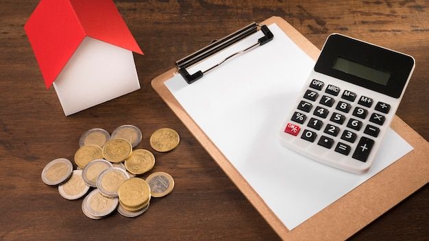 Cum să îți calculezi rata lunară la un credit ipotecar? Sfaturi pentru un buget echilibrat