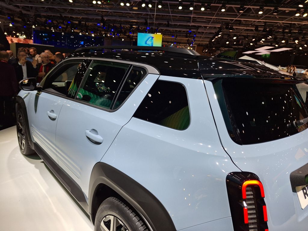GALERIE FOTO | Noul Renault 4 E-Tech Electric a fost lansat la Paris. Cum arată, cât costă și ce - Imagine 9