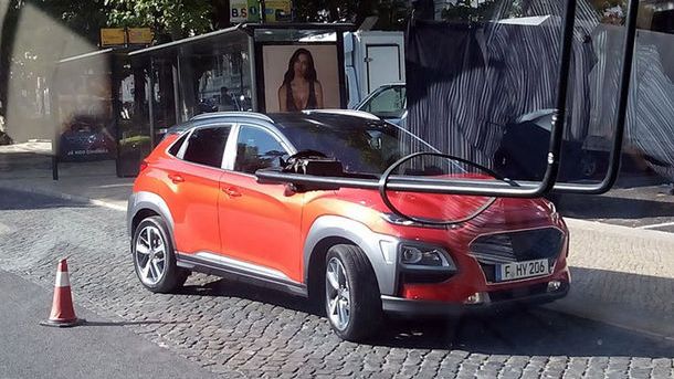 Hyundai Kona, surprins inainte de prezentarea oficiala. Noul SUV al coreenilor vine cu un design atipic