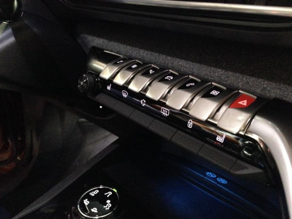Peugeot 3008 - Imagine 8