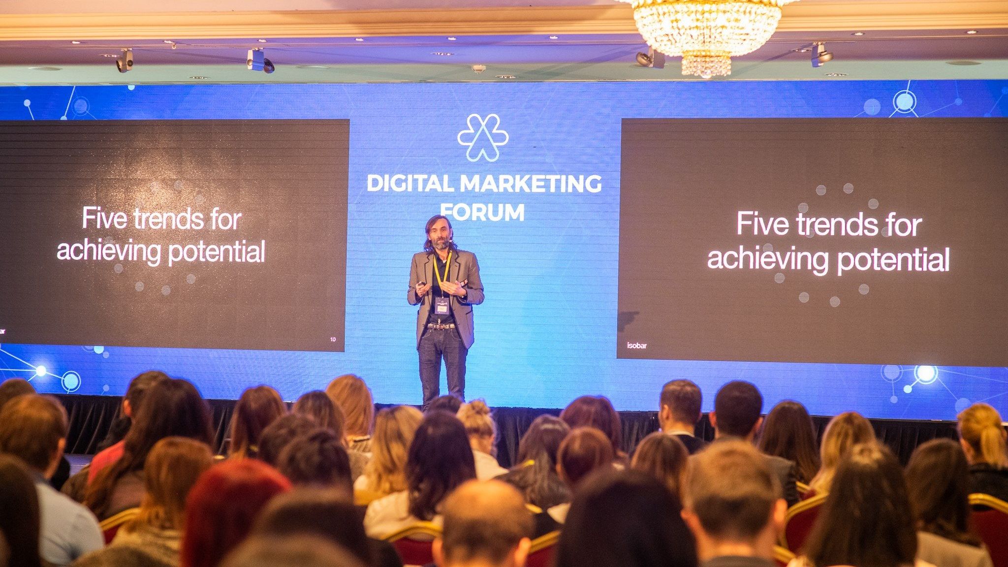 Pune-ți la punct strategia de marketing digital pentru 2022 - Vino la Digital Marketing Forum!