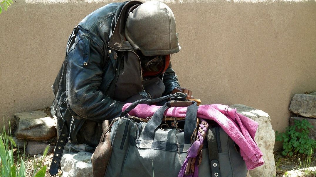 Un oras european le cere cersetorilor sa isi ia permis pentru a iesi pe strazi