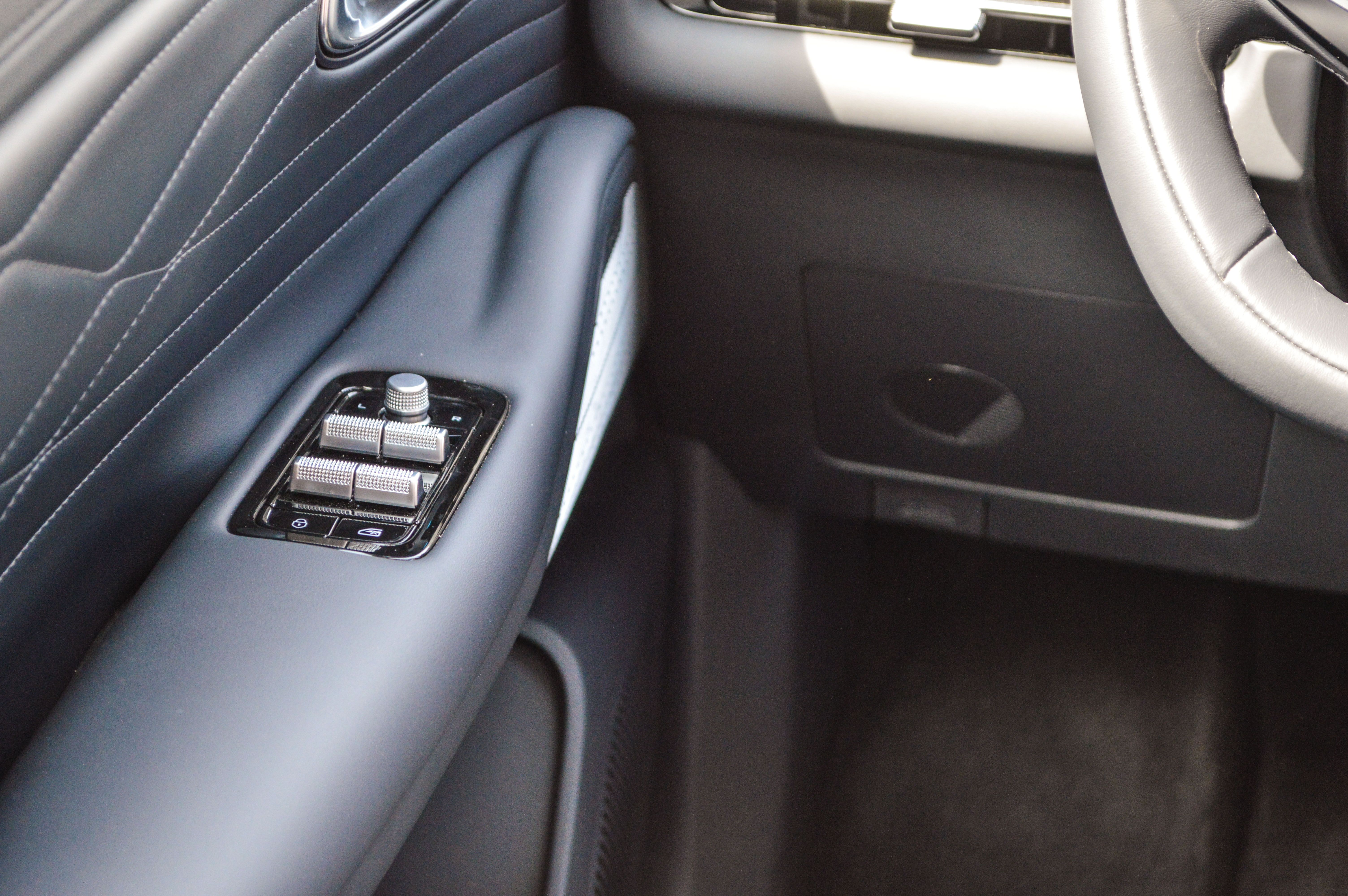 FOTO | Test Drive Geely Starray EM-I: Cum se comportă noul SUV plug-in hibrid care vrea să se afirme într-un segment tot mai aglomerat - Poza 29