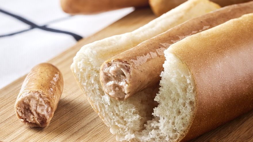 Celebrul hotdog IKEA, acum într-o nouă prezentare: compania lansează în România un produs identic, dar vegetal