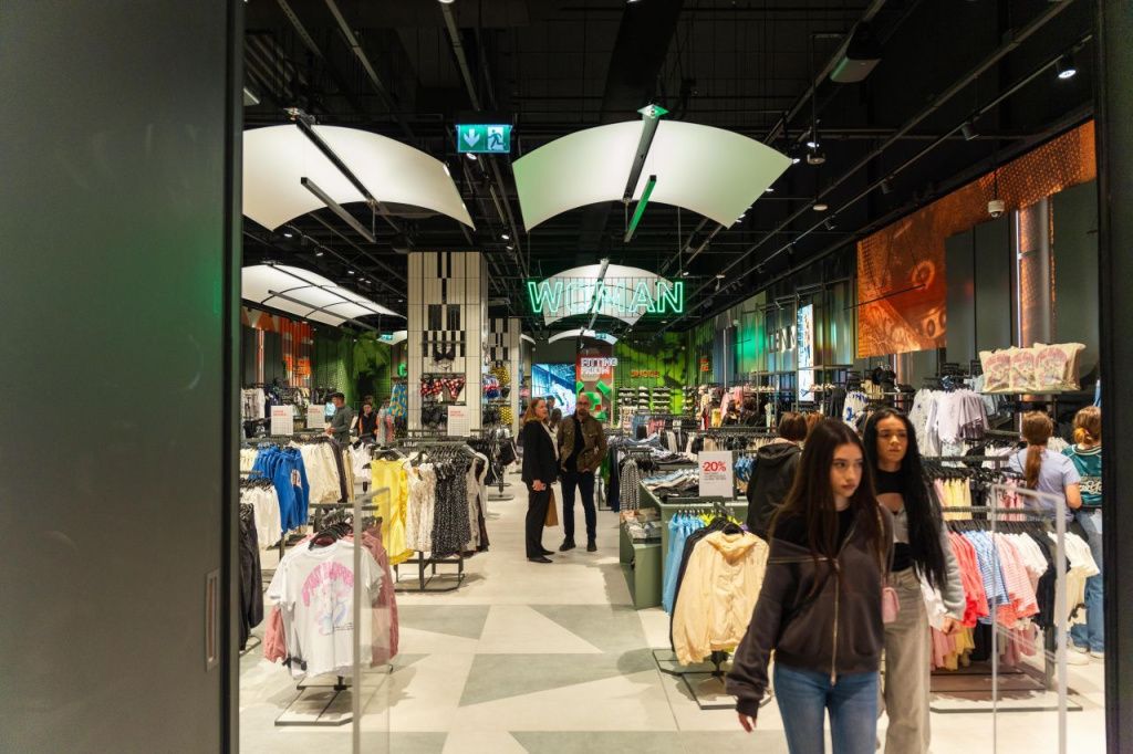 FOTO | Iulius Mall Suceava s-a deschis în varianta extinsă, după o investiție de 40 mil. euro - Imagine 16