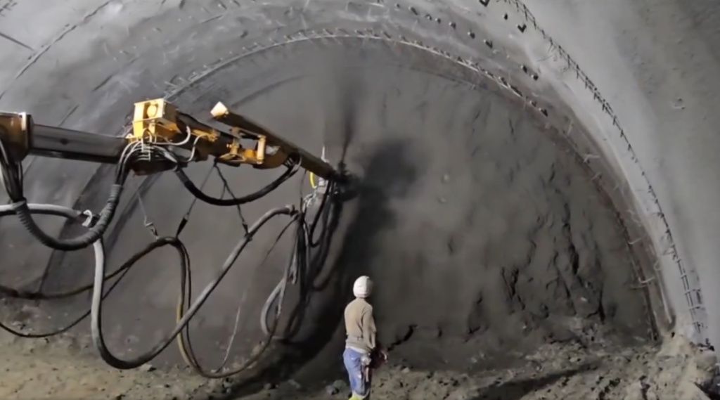 Cum arată primul tunel real de autostradă din România - Imagine 8