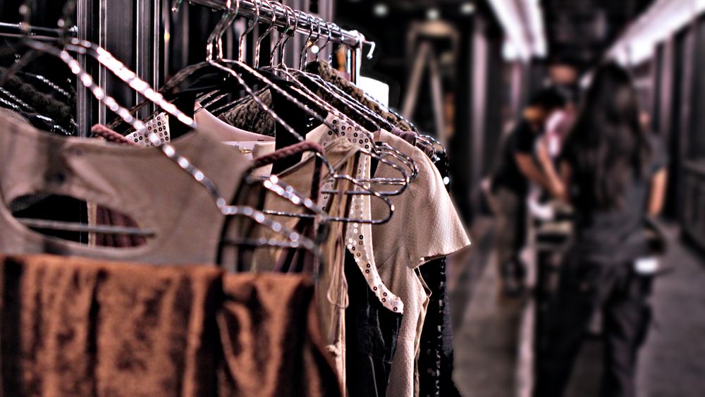 Trei designeri români își prezintă creațiile la New York, în cadrul programului Romanian Annual Fashion Showcase