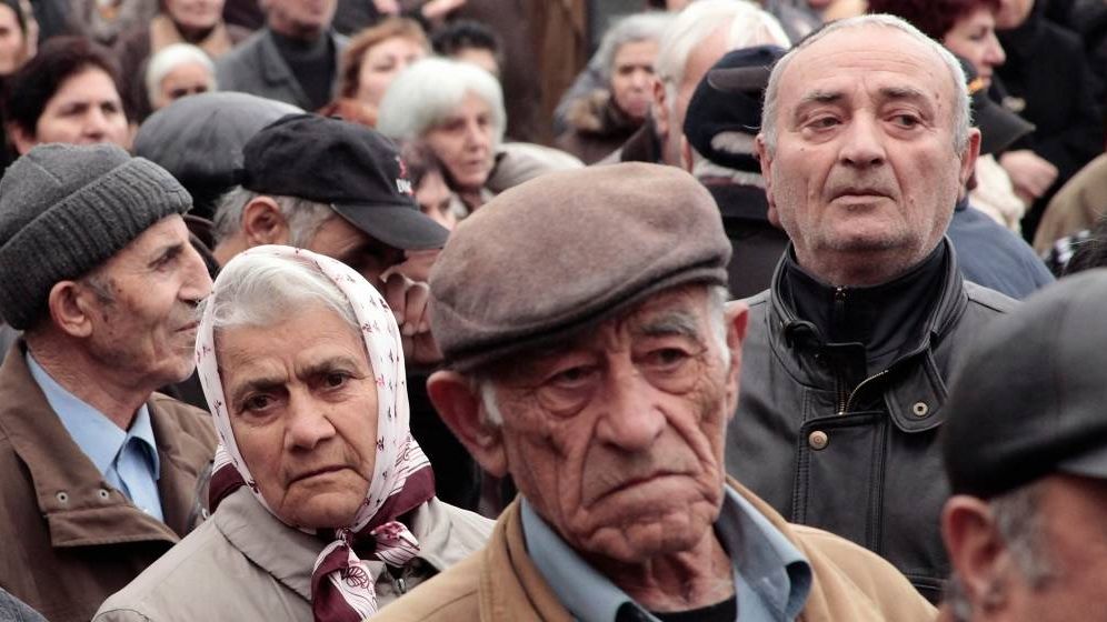 România, țara unde pensiile se dau ușor și se susțin greu: românii „se odihnesc” mai repede decât restul europenilor