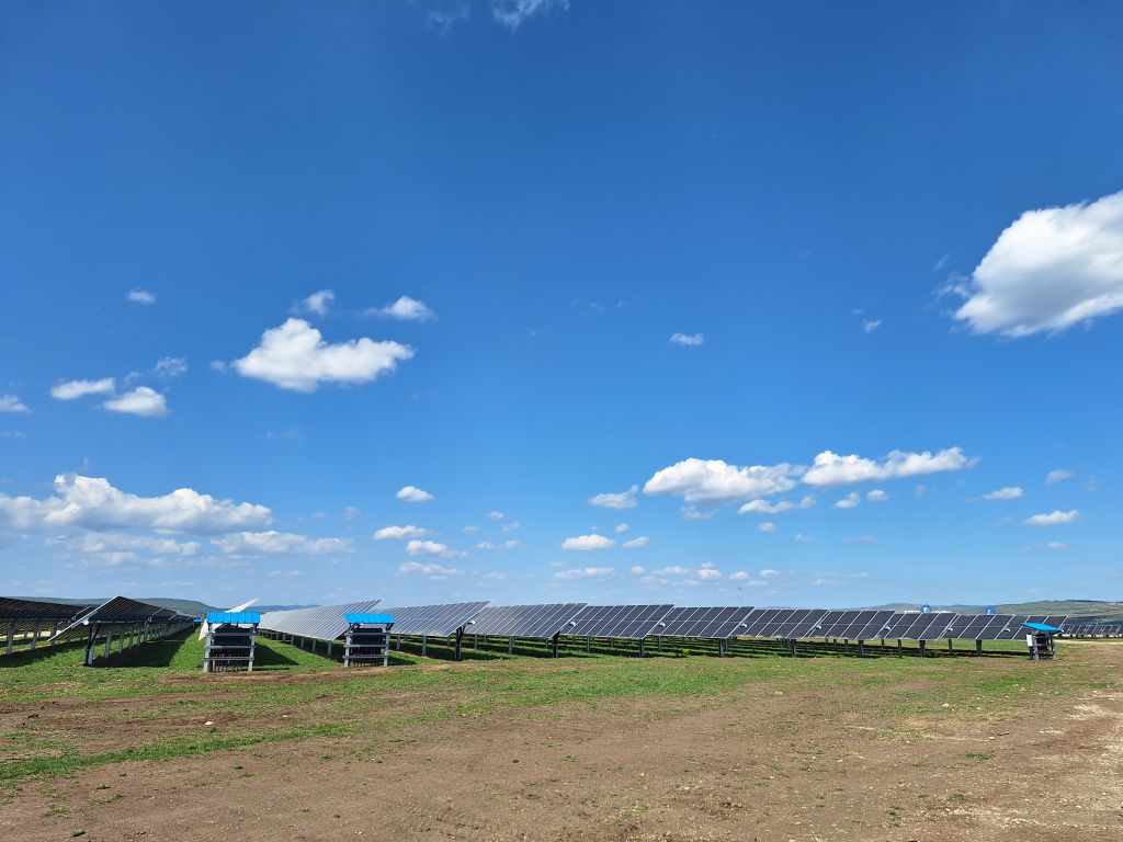 [FOTO] Cum arată cel mai mare parc fotovoltaic din România construit cu fonduri din PNRR - Imagine 10
