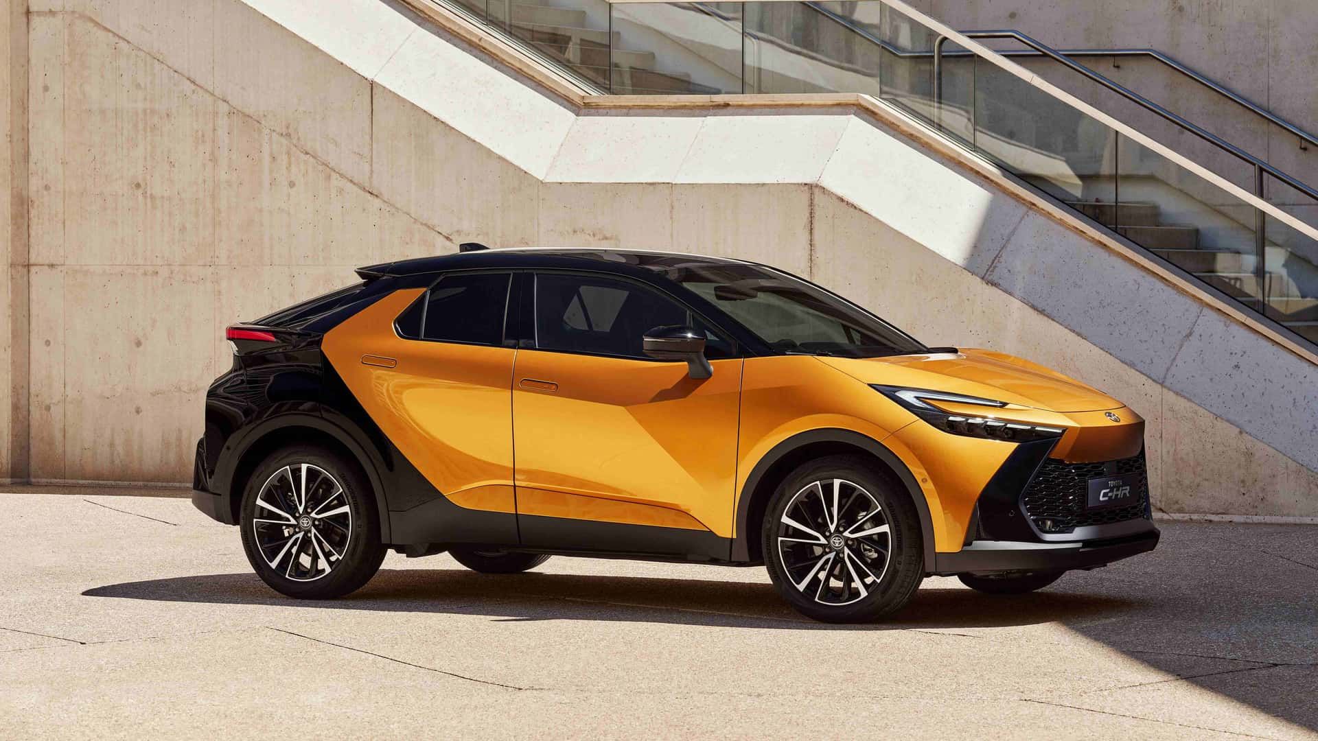 Toyota a prezentat noul C-HR, un Prius mai înalt cu aceeași propulsie hibridă