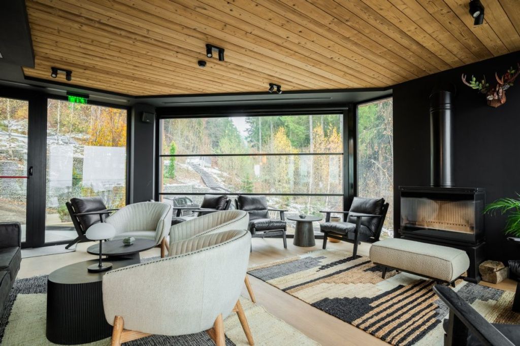 GALERIE FOTO | A fost inaugurat un nou proiect turistic de lux în inima Bucegilor - Imagine 23