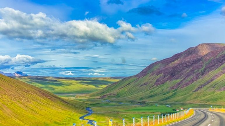 Ce culori oferă turiștilor cele mai frumoase drumuri din lume