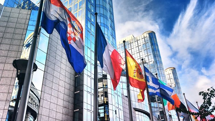 Oficial UE cere Comisiei sa nu ridice MCV si sa declanseze procedura de activare a Articolului 7 in situatia Romaniei in cazul unor noi atacuri asupra justitiei