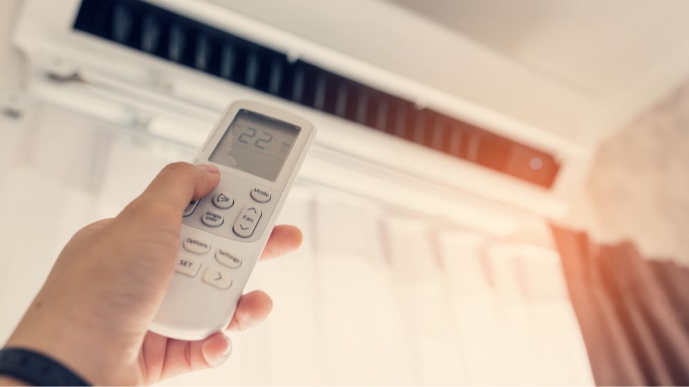 Canicula se simte în facturile la electricitate. Topul celor mai ieftini furnizori