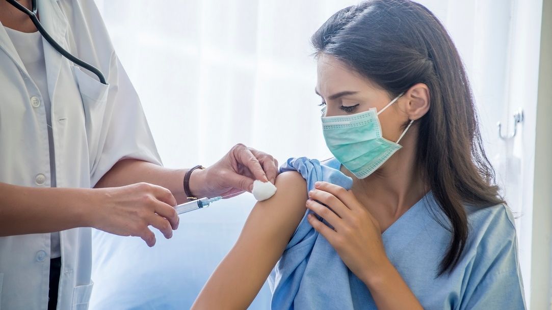 Reduceri pentru românii vaccinați împotriva COVID-19: ce ofertă are o asociație