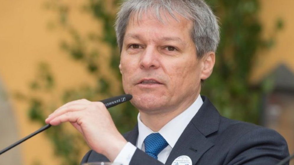 Dacian Ciolos: Candidez la europarlamentare; a fost o decizie dificila