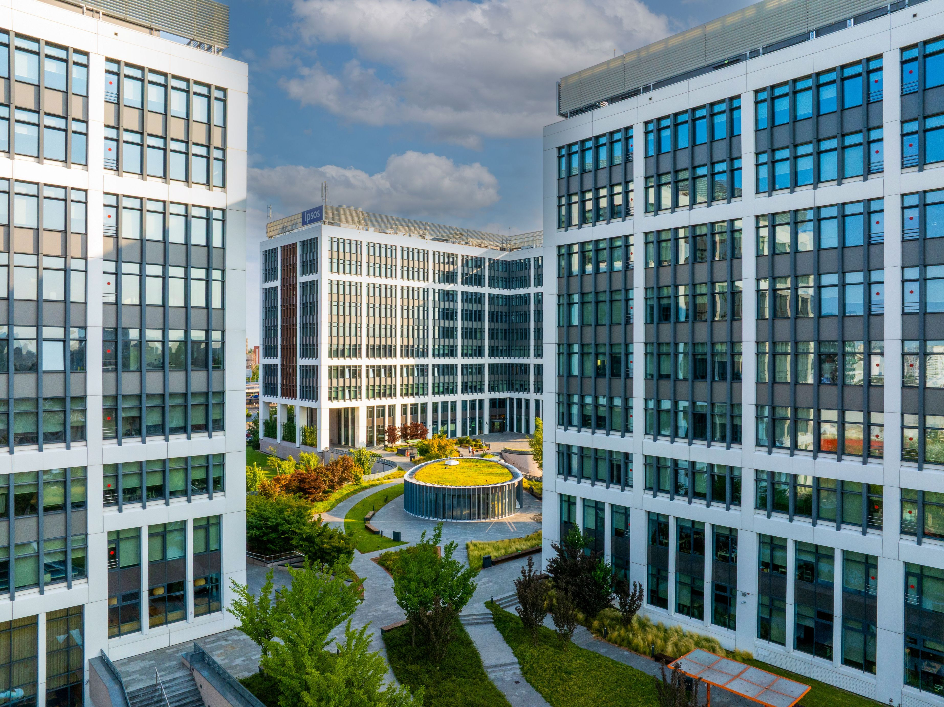 Un chiriaș important rămâne în Business Garden Bucharest: Evoke prelungește contractul