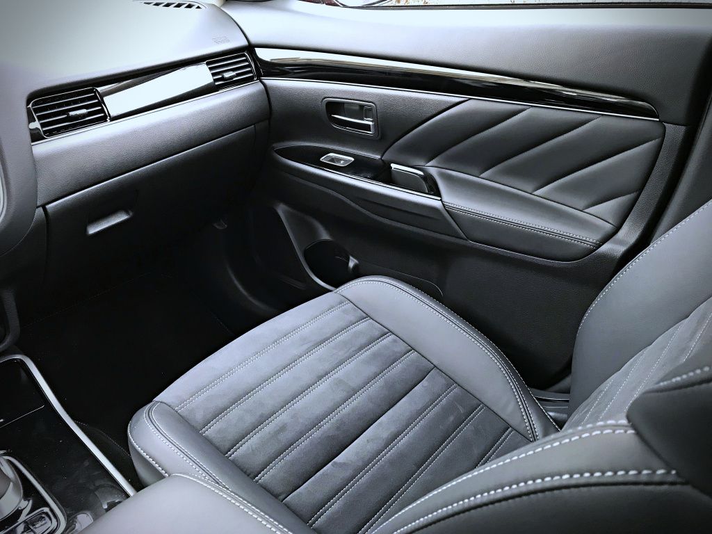 Mitsubishi Outlander PHEV - Imagine 23