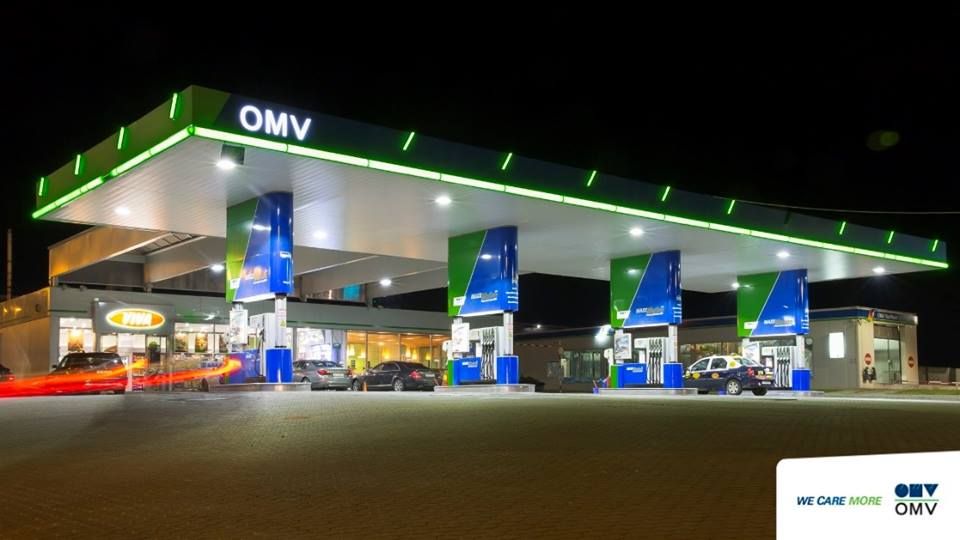Prima statie de incarcare pentru masini electrice dintr-o benzinarie a fost inaugurata de OMV