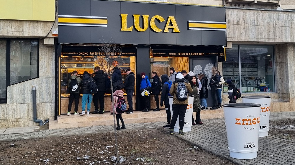 Covrigii Luca „aterizează” în Polonia. Brandul românesc de simigerie se ...