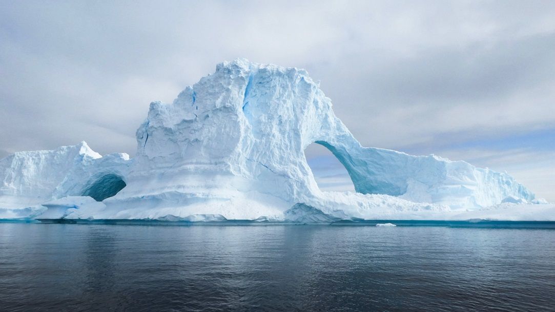 Cel mai mare aisberg din lume s-a pus în mișcare și se îndreaptă spre Oceanul Antarctic