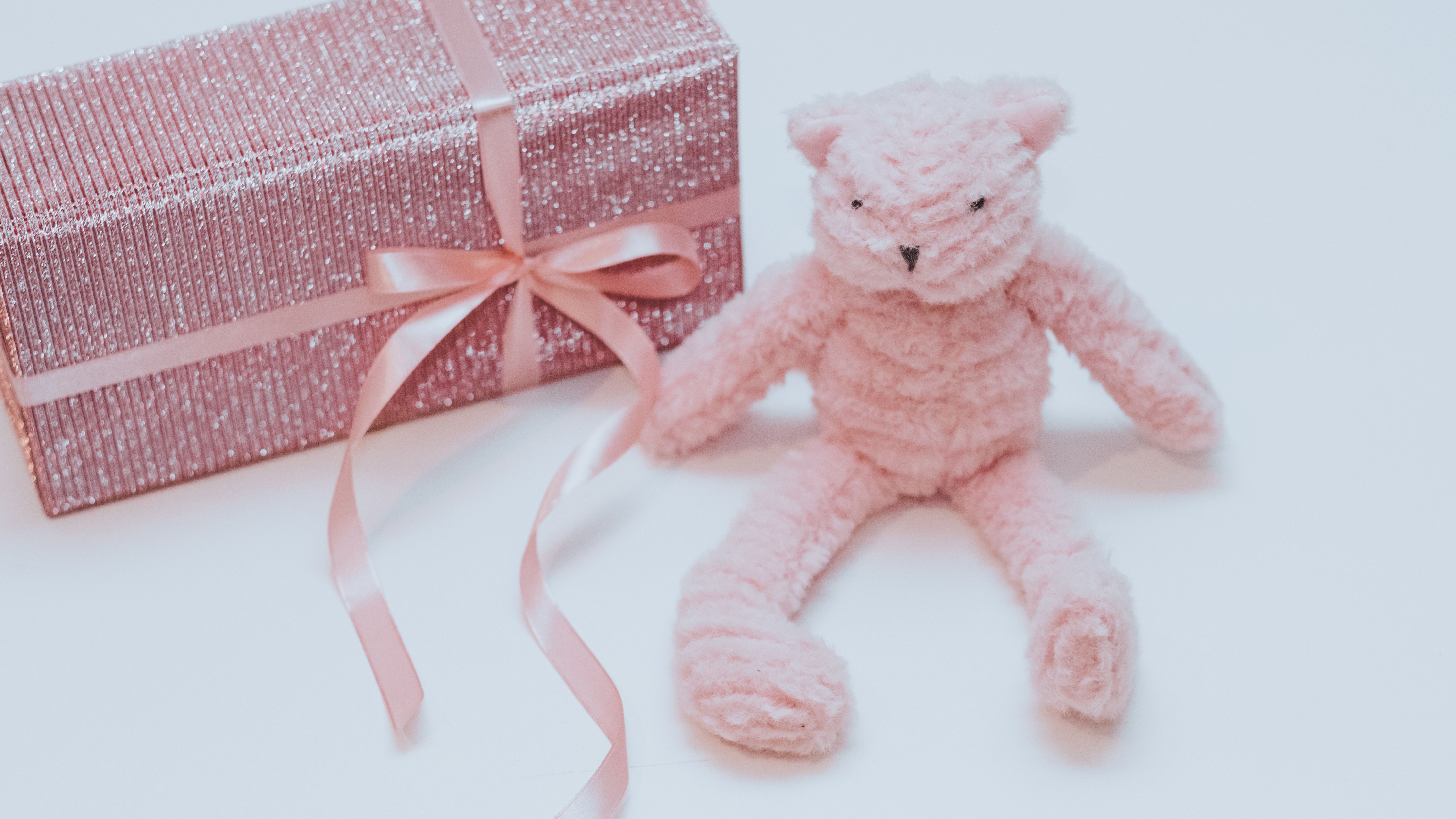 Cadouri de Dragobete pentru ea: gadgeturi la reducere